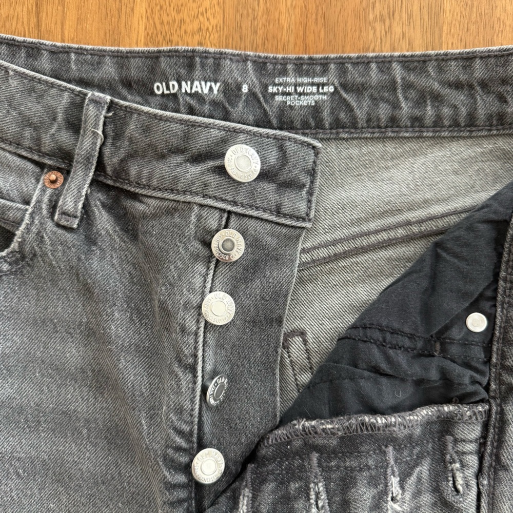 Old Navy Extra High-Rise Sky-Hi Wide Leg Button Fly Jeans - NWT! - Picture 6 of 7